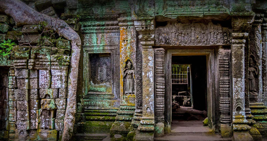 Small-Group Explore Angkor Wat Tour with Guide from Siem Reap