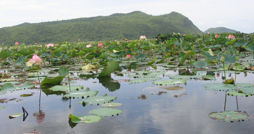 Kamping Puoy Lake