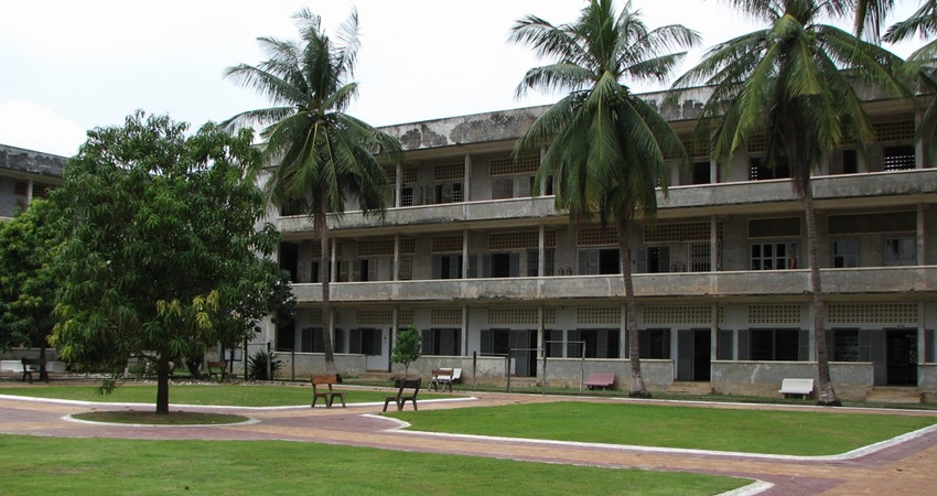 Tuol Sleng Genocide Museum and Killing Fields from Phnom Penh