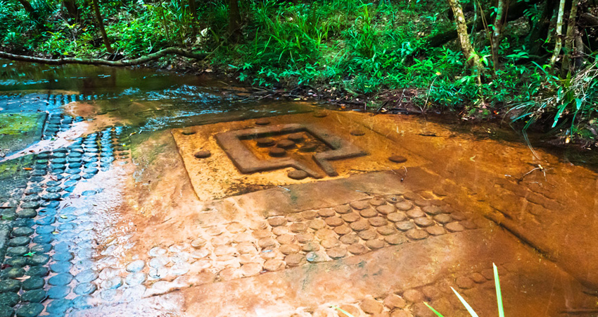 Kulen Waterfall and 1000 Linga River Small-Group Tours from Siem Reap