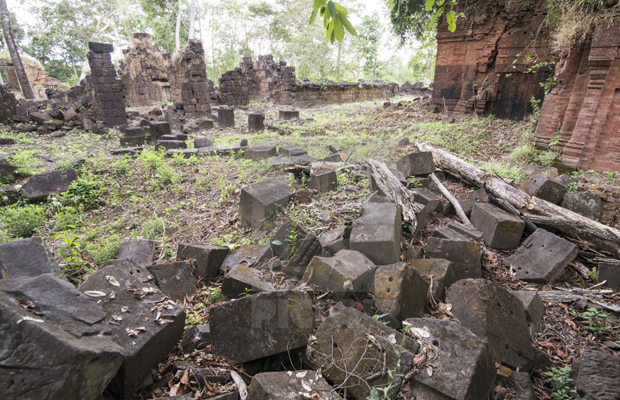 Neak Buos Temple - Preah Vihear