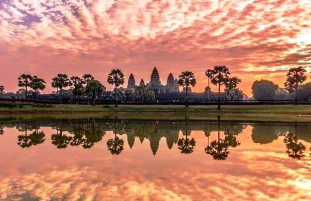 Morning Half-Day Angkor Wat Tour with Sunrise